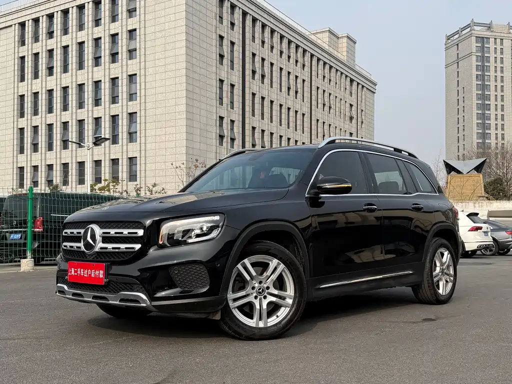 MERCEDES-BENZ GLB