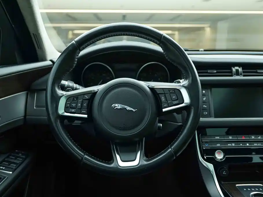 Jaguar XFL — миниатюра 16