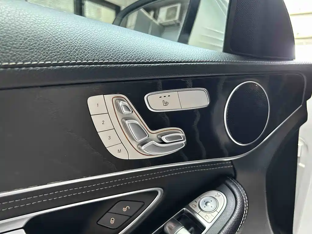 Mercedes-Benz C-Class — миниатюра 14