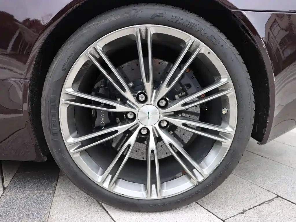 Aston Martin Virage — миниатюра 42