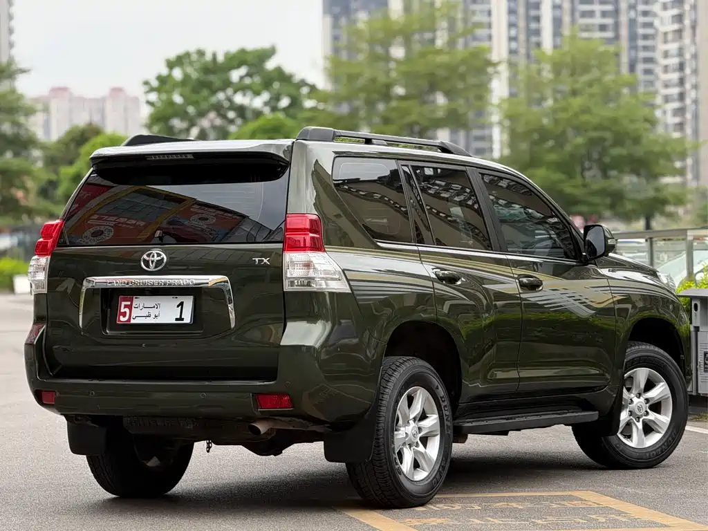 Toyota Land Cruiser Prado 2010 2.7L AT Luxury