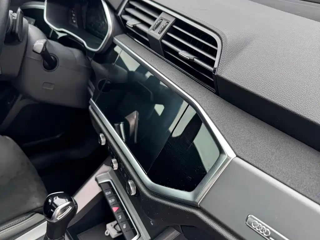 Audi Q3 — миниатюра 11