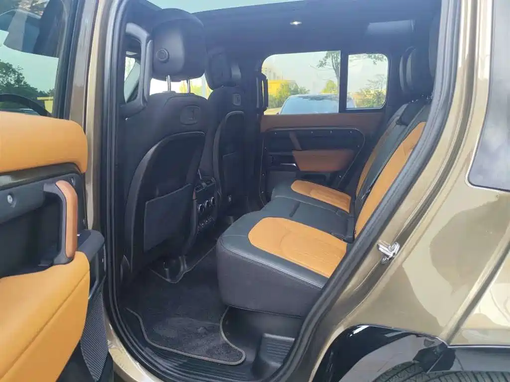 Land Rover Defender — миниатюра 6