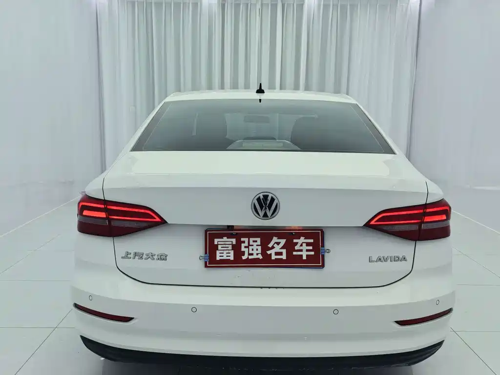 Volkswagen Lavida — миниатюра 6