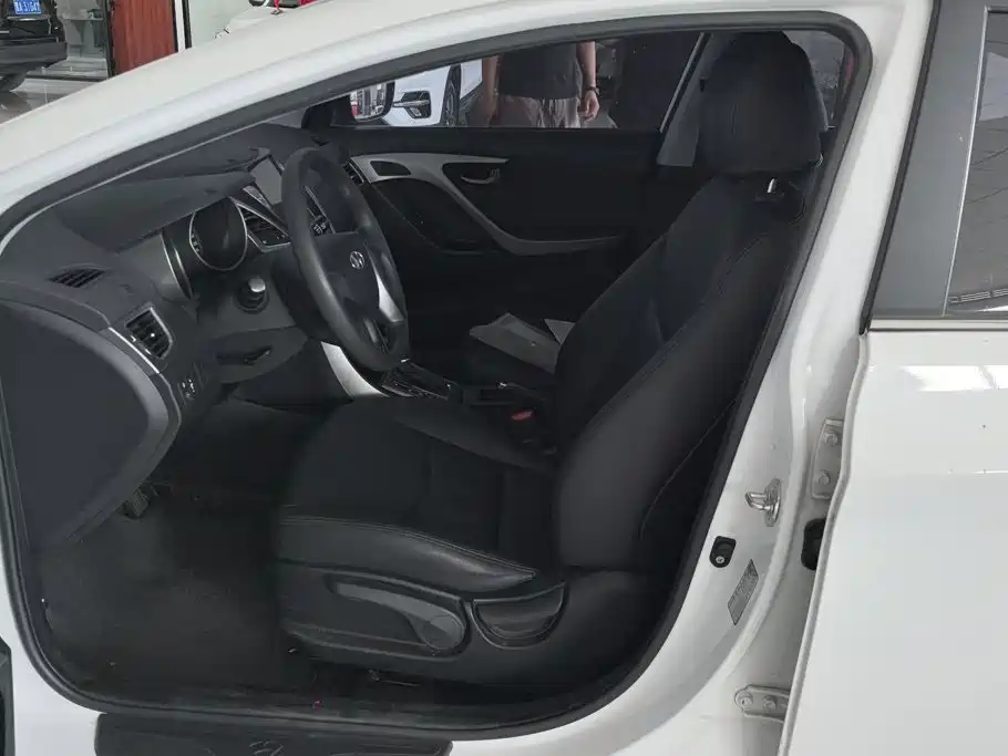 Hyundai Elantra Langdong — миниатюра 9