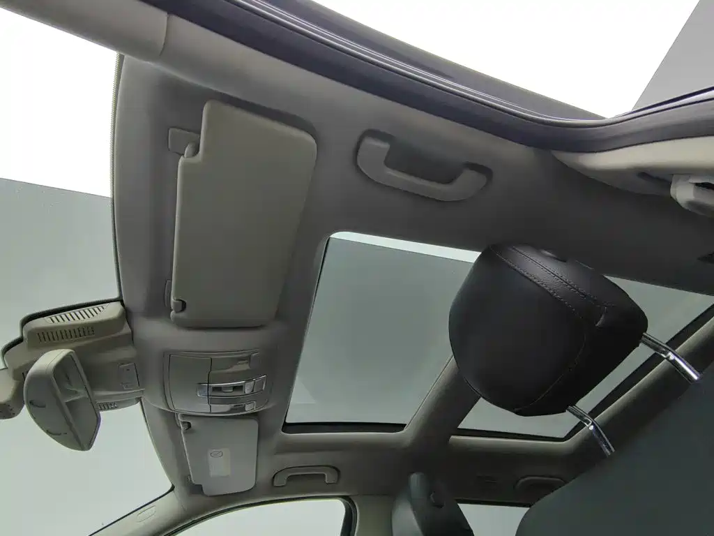 Mercedes-Benz GLS — миниатюра 14