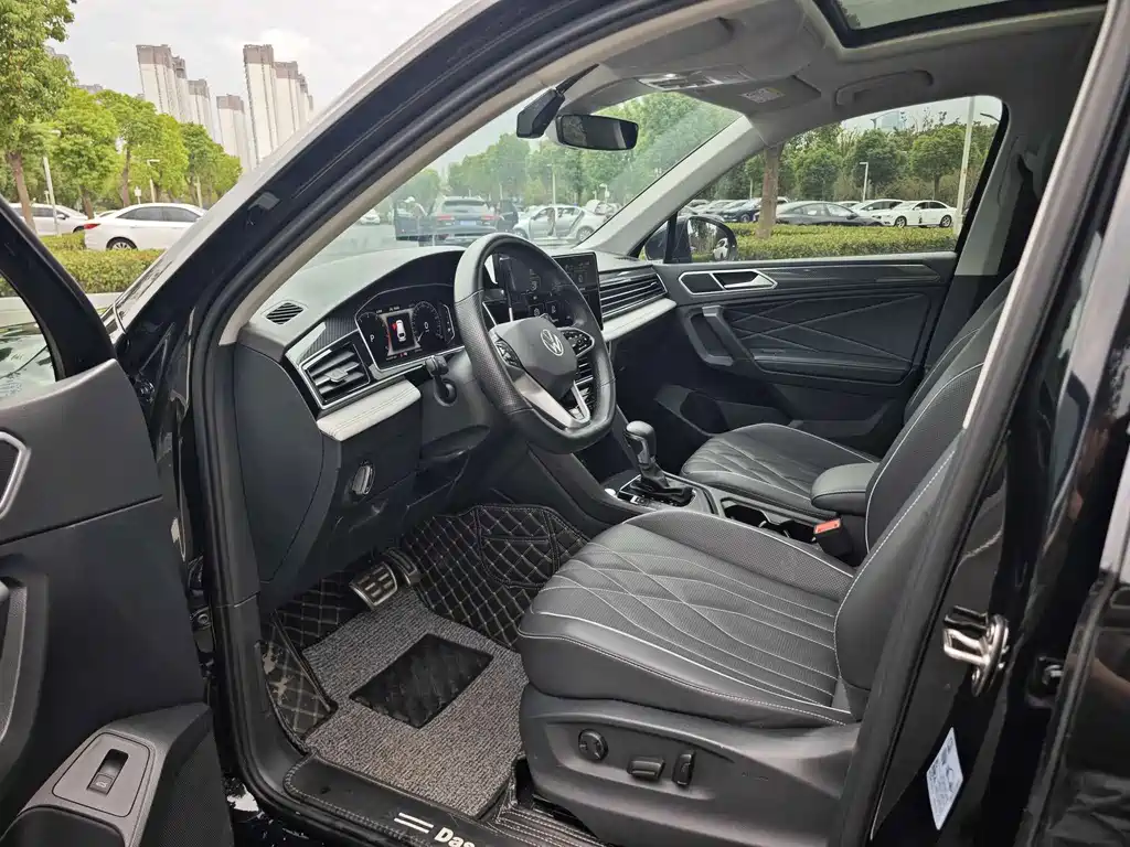 Volkswagen Tiguan L — миниатюра 8