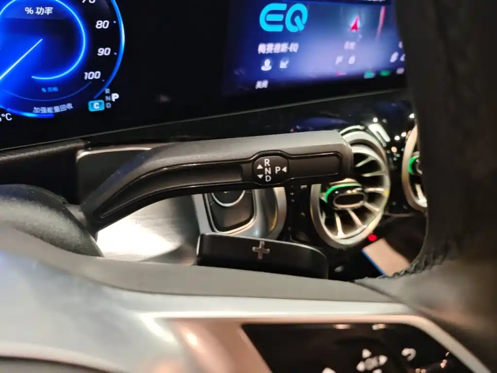 Mercedes-Benz EQB — миниатюра 14