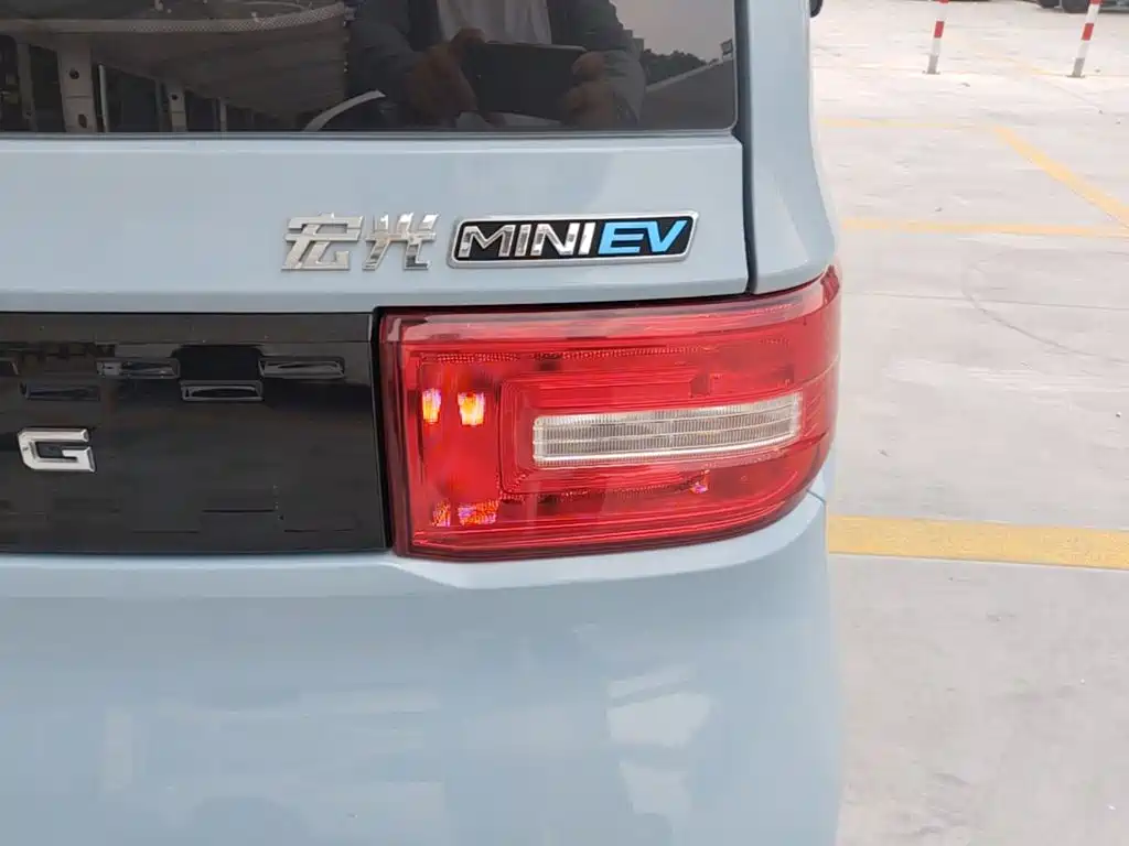 Заказать Wuling MINIEV 2020 года за 660 888 ₽  из Китая