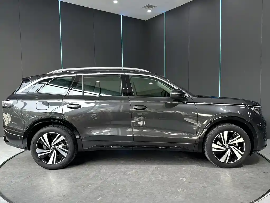 Volkswagen Tavendor 2024 380TSI R-Line