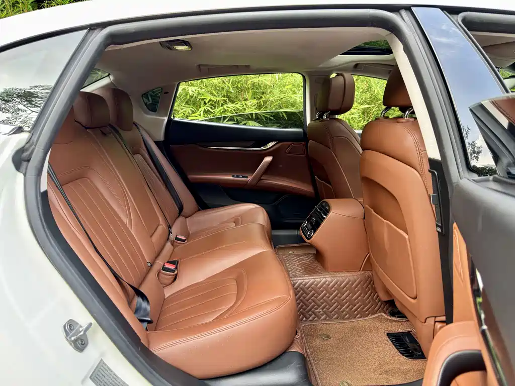 Maserati Quattroporte — миниатюра 3