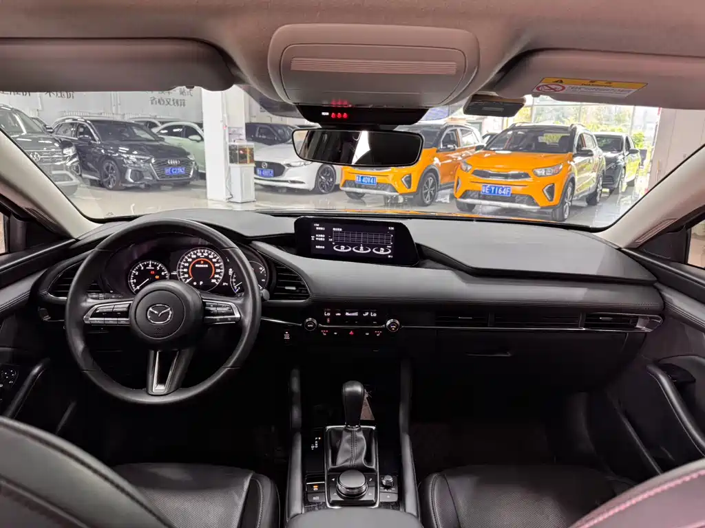Mazda 3 Axela — миниатюра 18