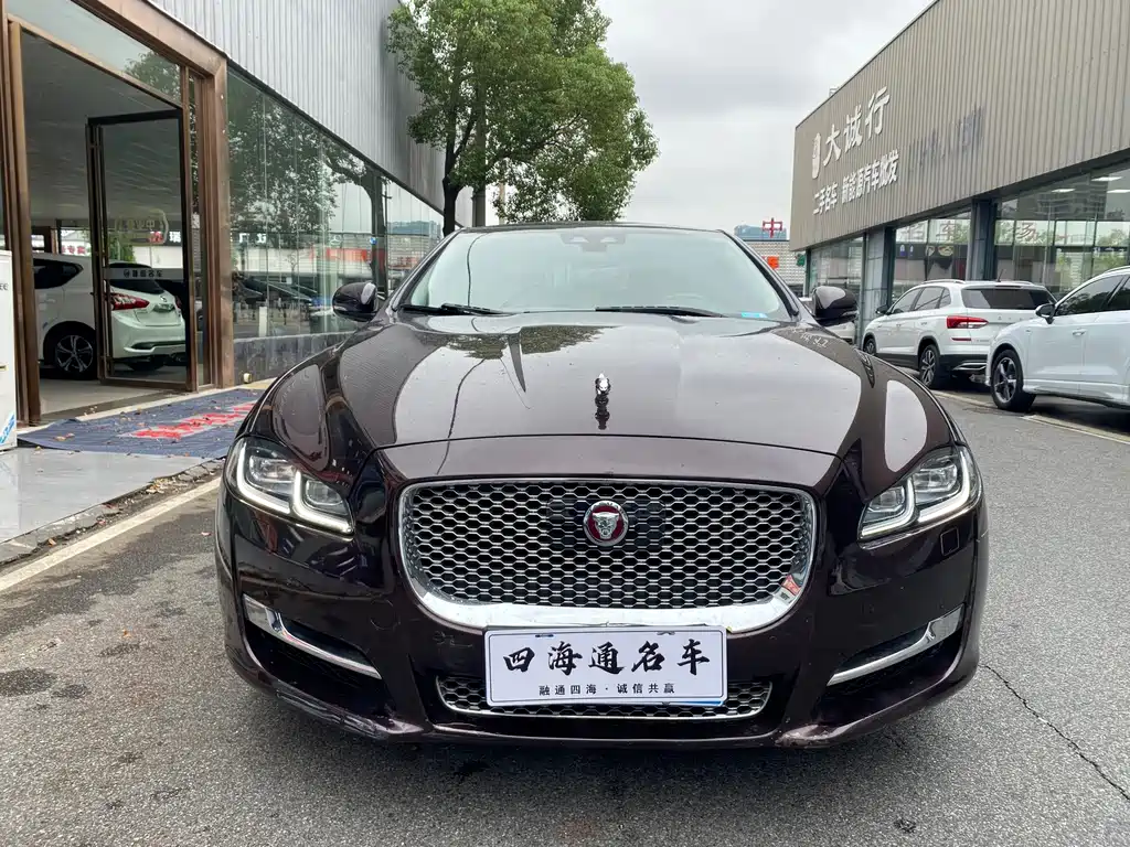 Jaguar XJ — миниатюра 2