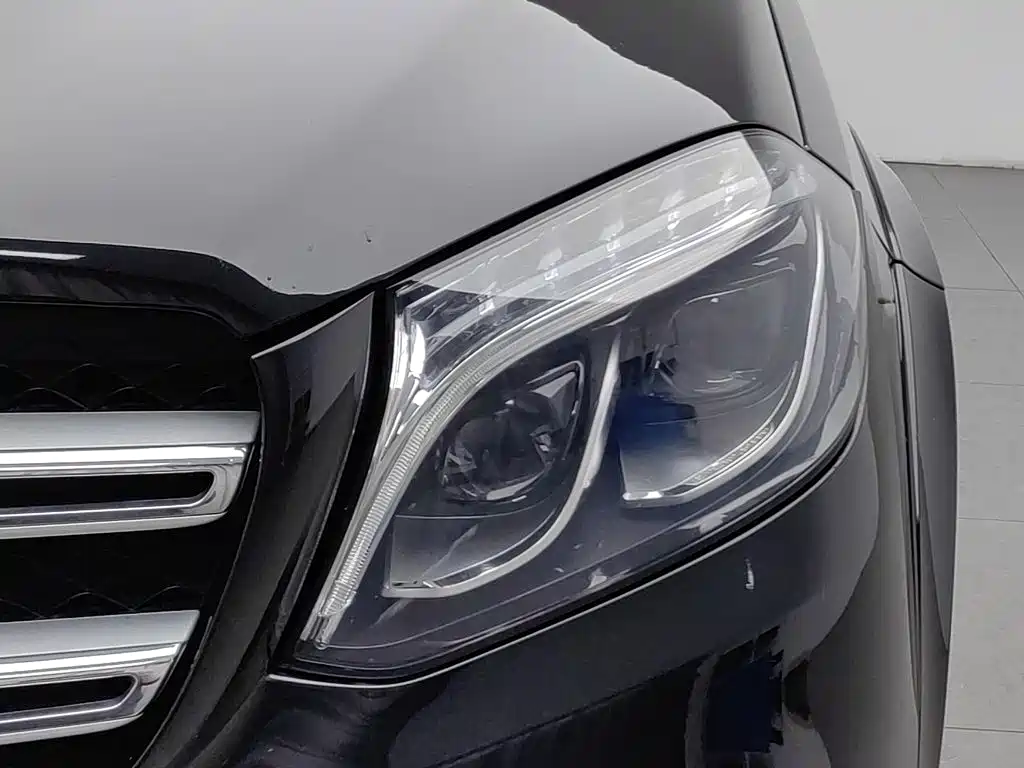 Mercedes-Benz GLS — миниатюра 7