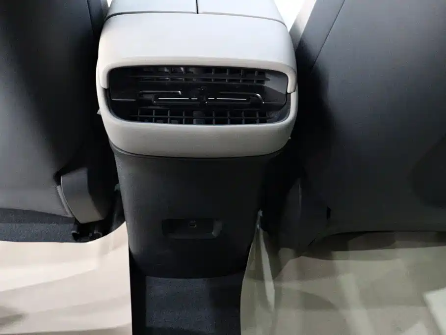 Audi E5 Sportback — миниатюра 8