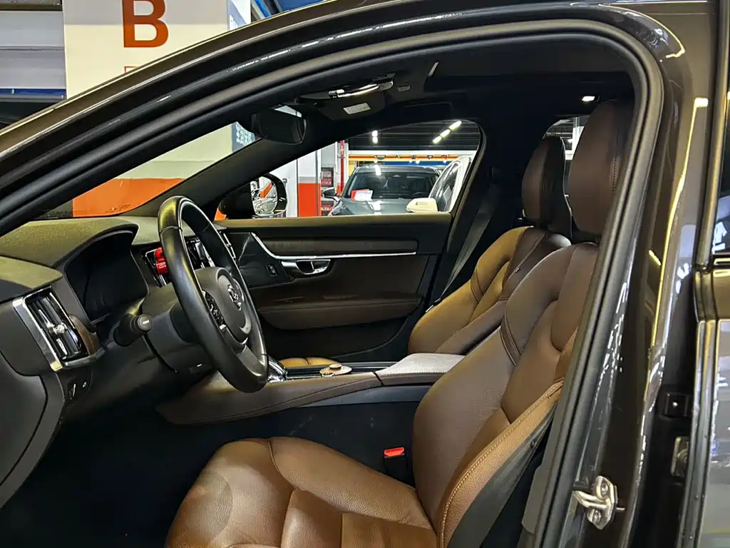 Volvo V90 — миниатюра 5