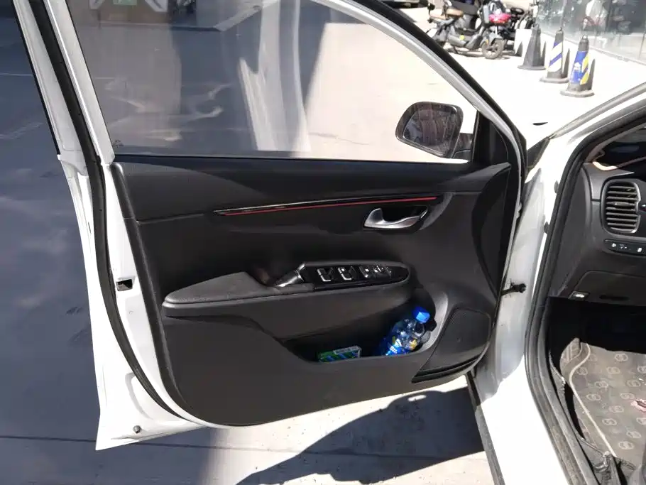 Kia KX Cross — миниатюра 7