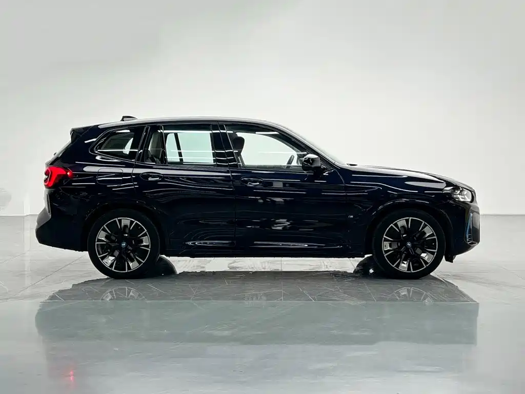 BMW iX3 — миниатюра 7