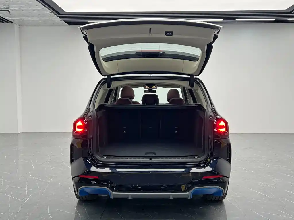 BMW iX3 — миниатюра 11