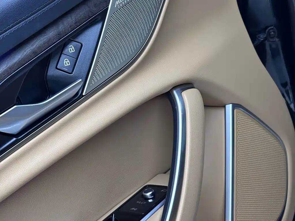 Jaguar XFL — миниатюра 11