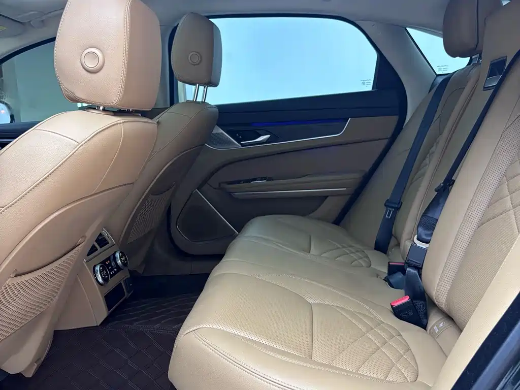 Jaguar XFL — миниатюра 13