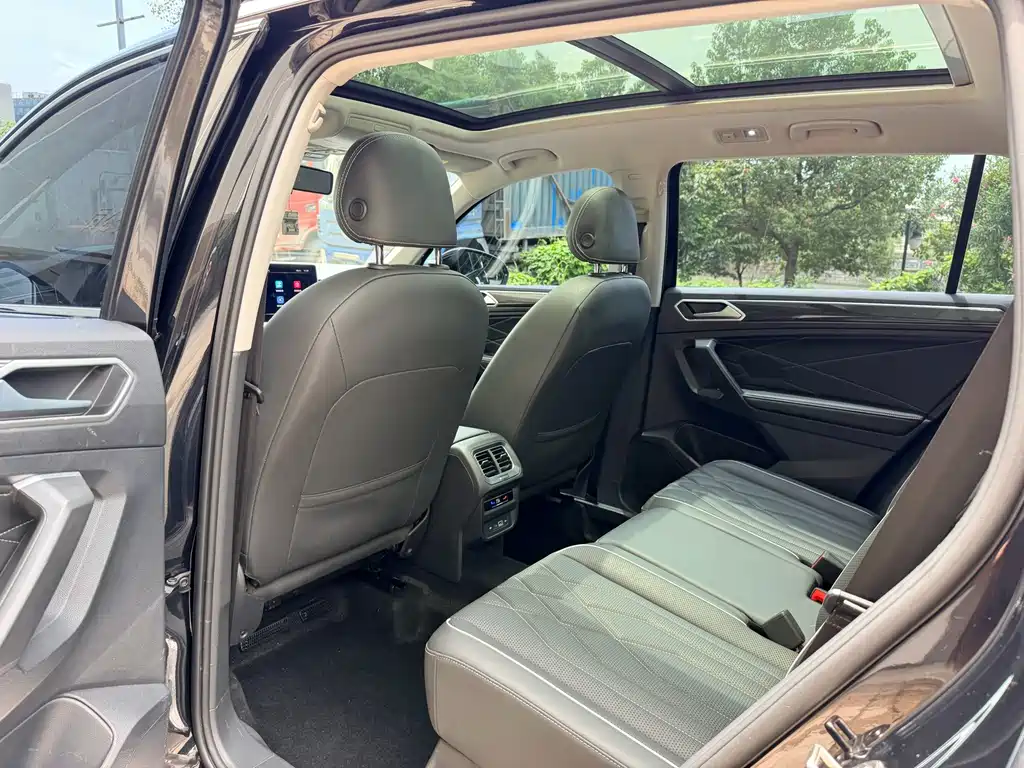 Volkswagen Tiguan L — миниатюра 12