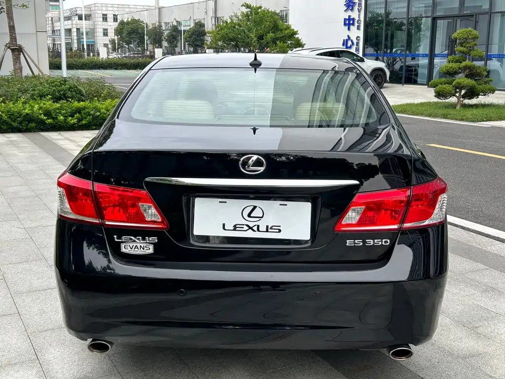Lexus ES — миниатюра 5
