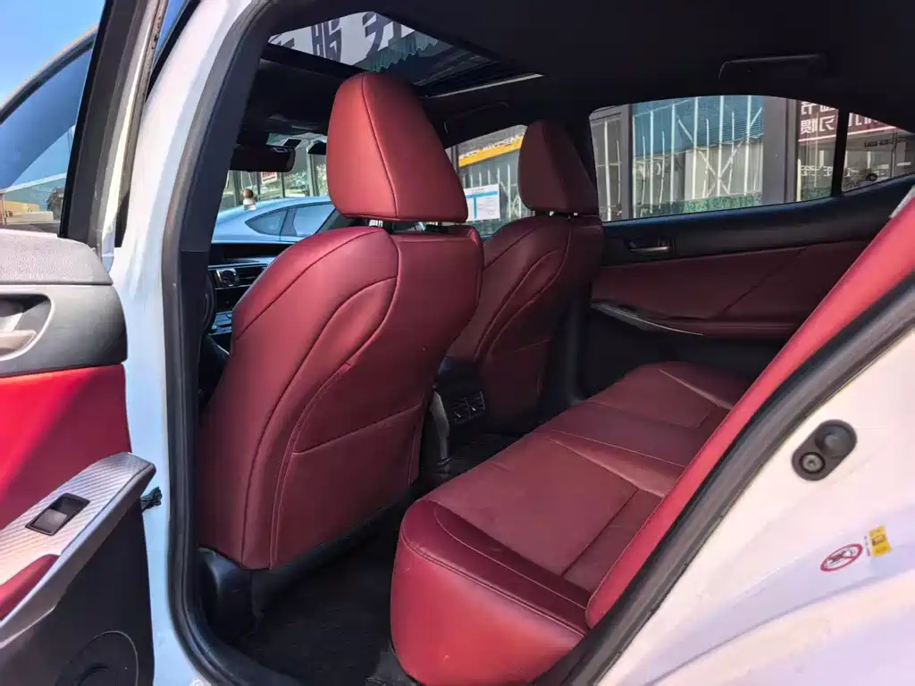 Lexus IS — миниатюра 3