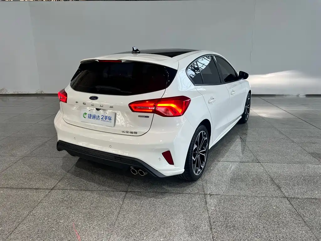 Ford Focus 2020 EcoBoost 180 AT ST Line