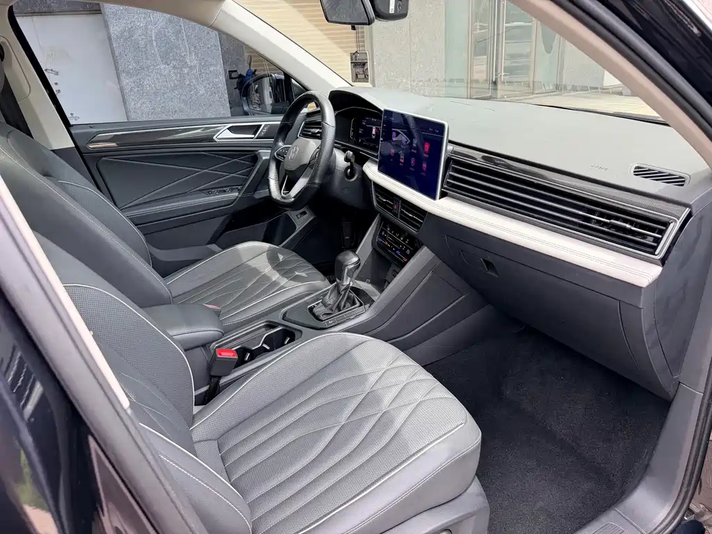 Volkswagen Tiguan L — миниатюра 5