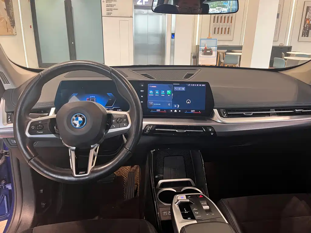 BMW iX1 — миниатюра 6