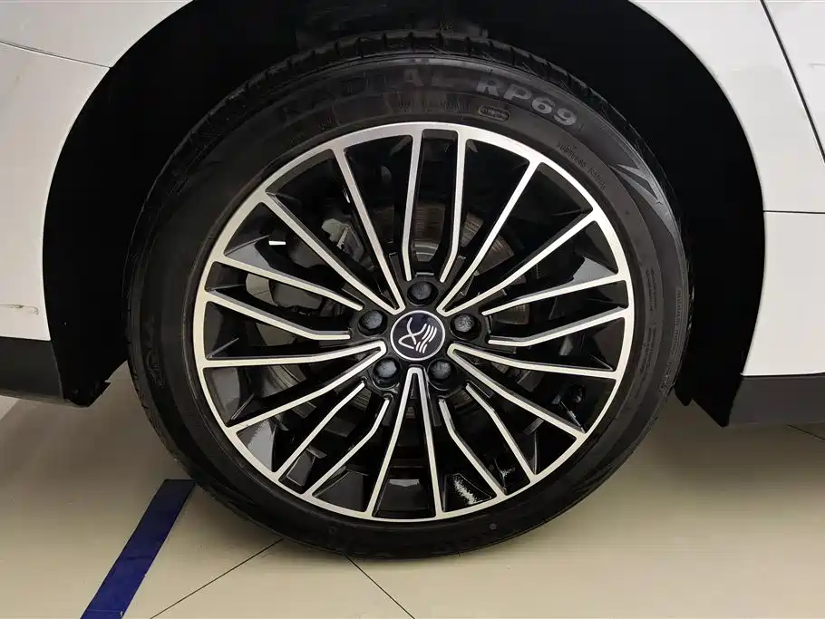 BYD Han 2023 DM-i Champion 121KM Premium