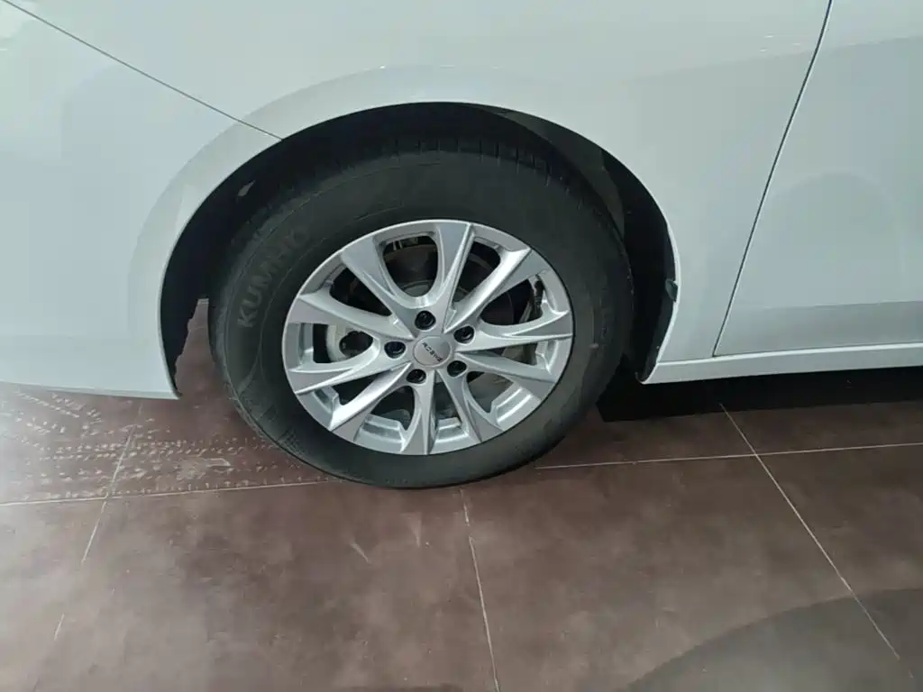 Roewe i5 — миниатюра 23
