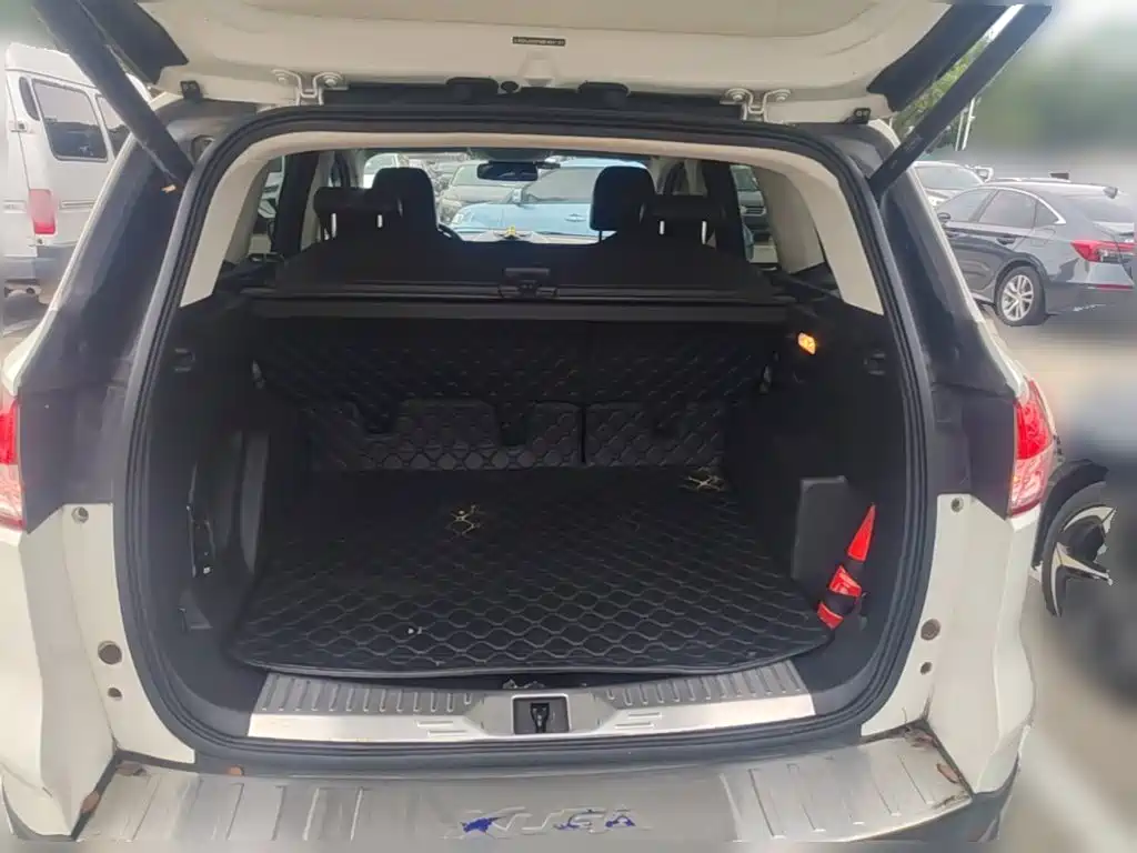 Ford Kuga — миниатюра 24