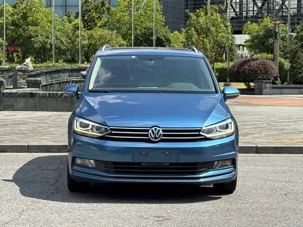 Volkswagen Touran — миниатюра 2