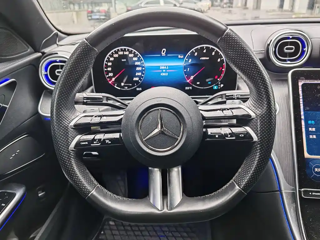 Mercedes-Benz C-Class — миниатюра 12