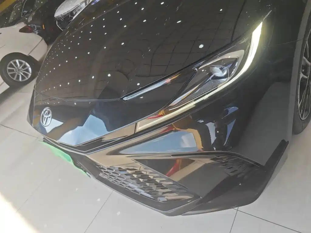 Toyota Camry — миниатюра 24