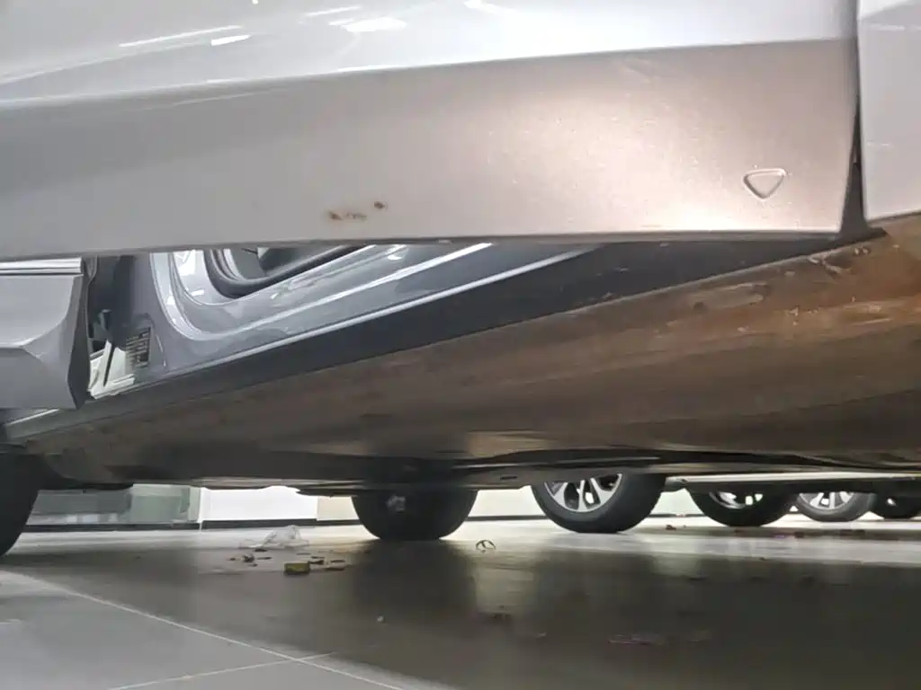 Volkswagen Tiguan L PHEV — миниатюра 21