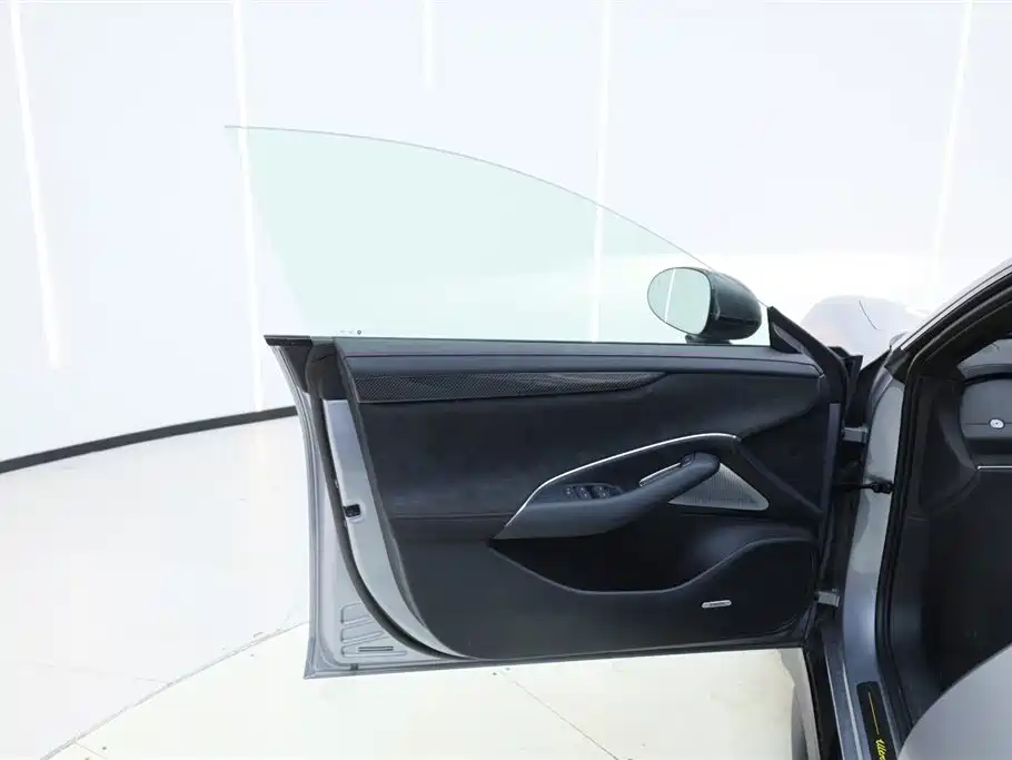 XIAOMI CAR XIAOMI SU7 ULTRA