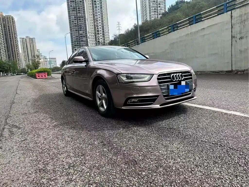 Audi A4L 2015