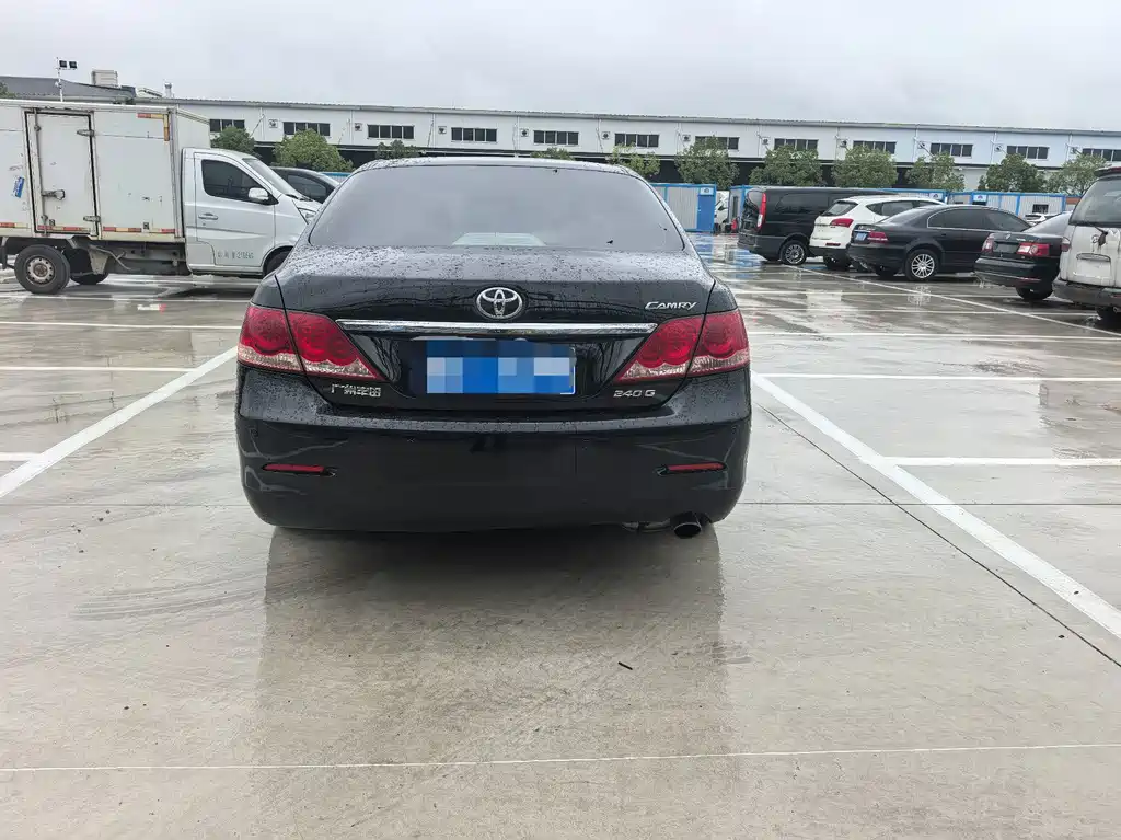 Toyota Camry — миниатюра 8