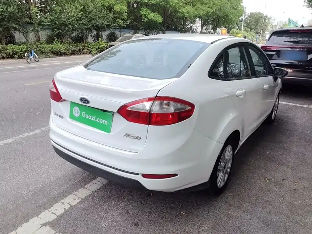 Ford Fiesta — миниатюра 7