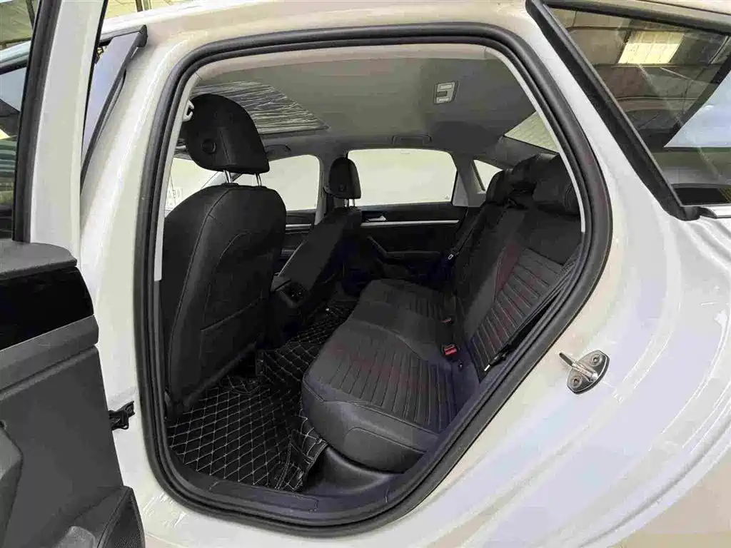 Volkswagen Lavida — миниатюра 6