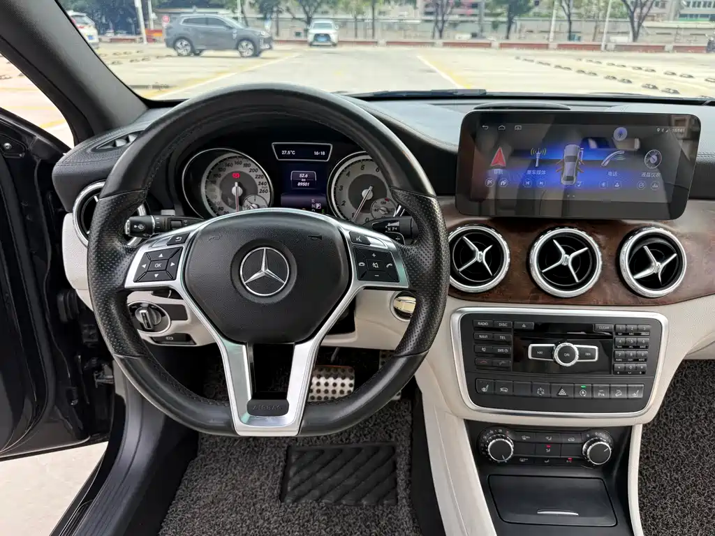 Mercedes-Benz GLA — миниатюра 10