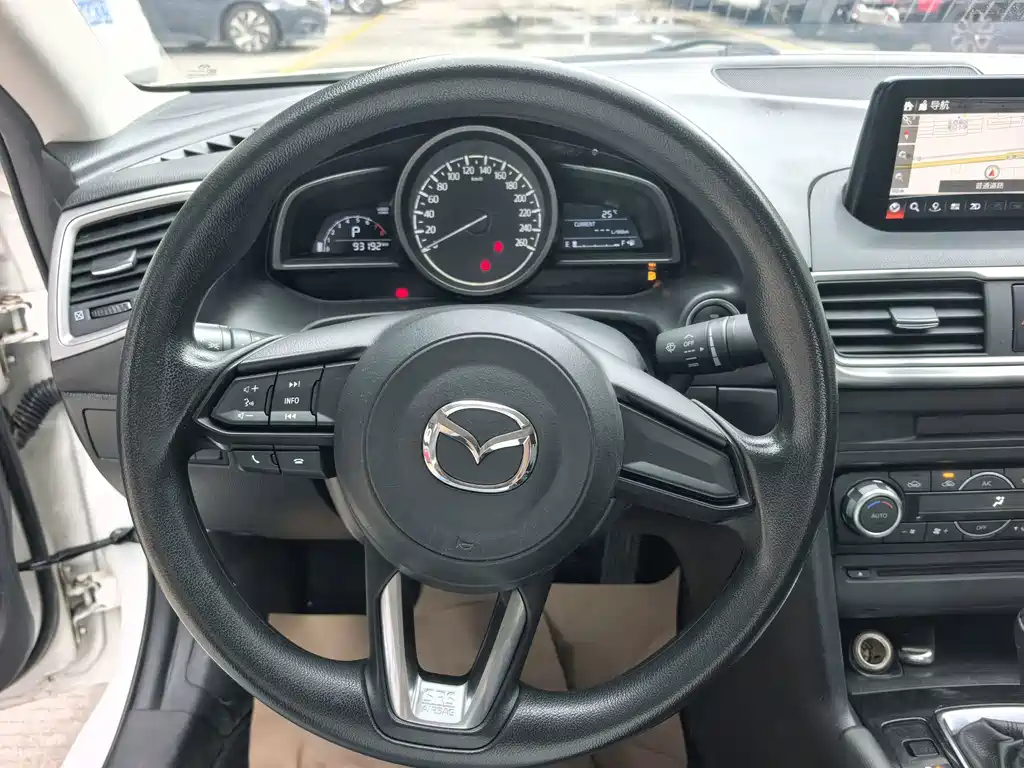 Mazda 3 Axela — миниатюра 11