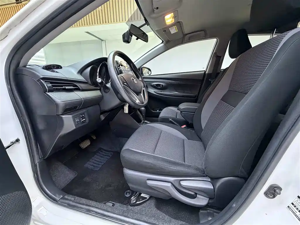 Toyota Vios FS — миниатюра 4