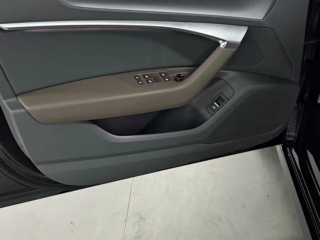 Audi A7L — миниатюра 4