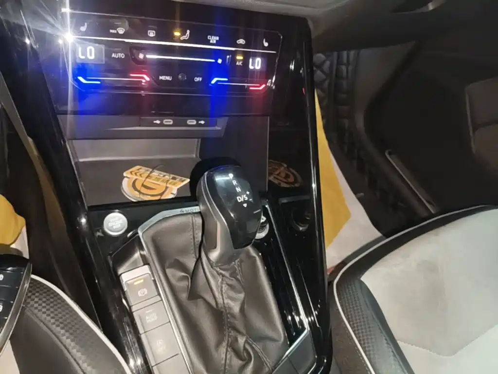 Volkswagen X — миниатюра 14
