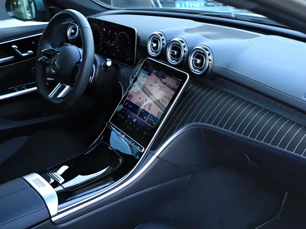 Mercedes-Benz C-Class — миниатюра 16