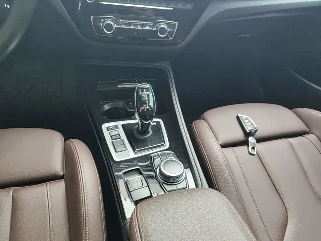 BMW 1 Series 2021 — фото 13